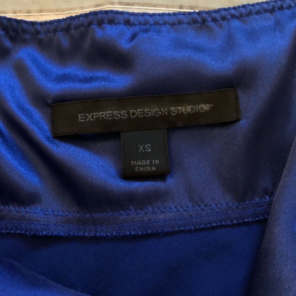 Express Silk Top - Picture 3 of 8